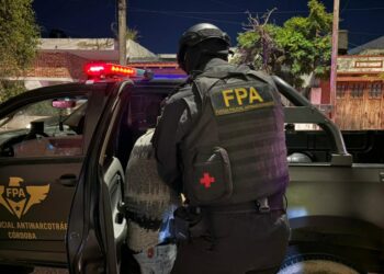 Extranjero detenido: vendía cocaína y vigilaba el barrio con cámaras en postes de luz