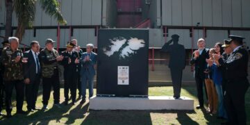 La Policía inauguró un monumento en homenaje a los veteranos de Malvinas
