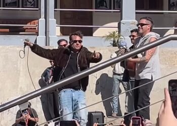 Tan Biónica sorprendió en el Paseo del Buen Pastor con un show y anuncio