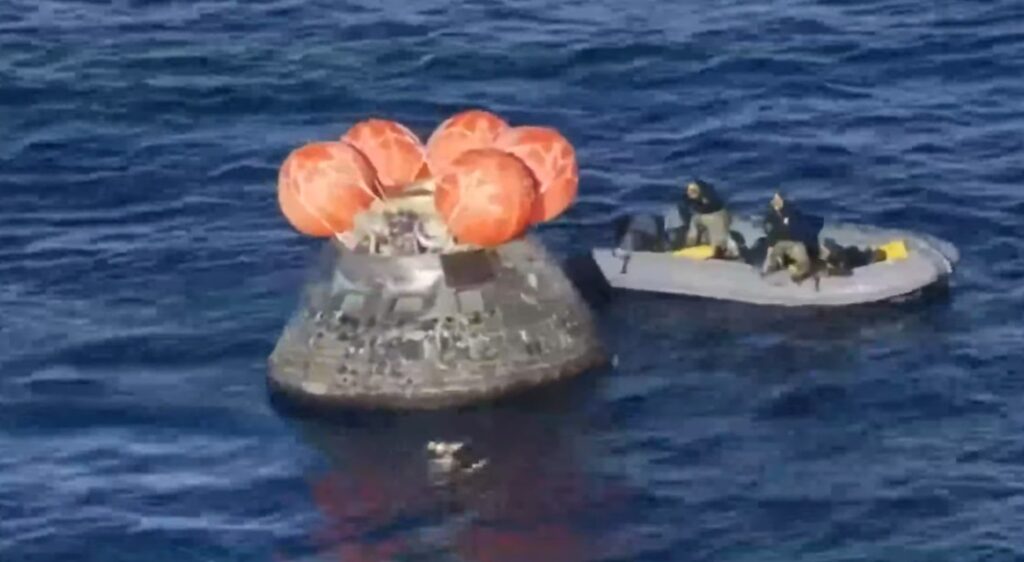 La tripulación de Artemis II regresó a la Tierra