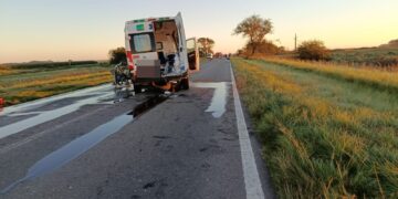 Murió un hombre tras chocar con una ambulancia
