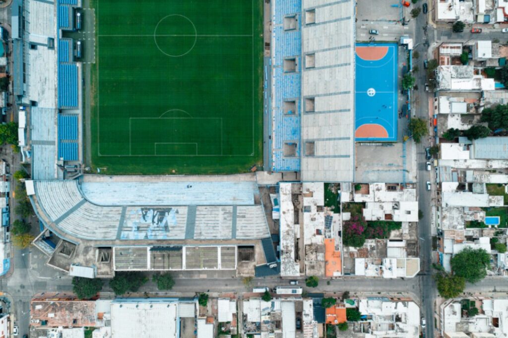 Belgrano compró tres propiedades para avanzar con el proyecto Gigante 360