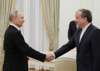 El canciller iraní llegó a Rusia para reunirse con Putin