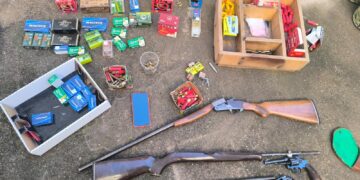 El detenido fue trasladado a sede policial junto con los elementos secuestrados.