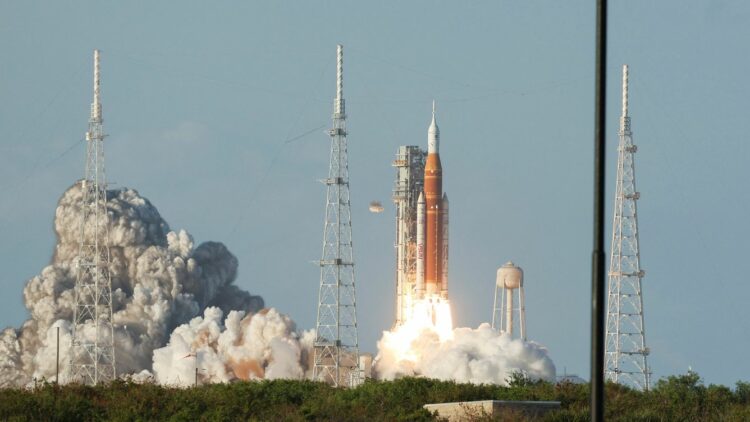 La misión despegó con éxito de la Florida.