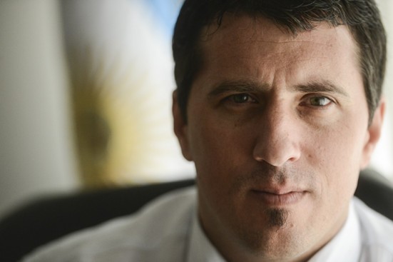 “Cuando se avanza en Derechos Humanos, no hay vuelta atrás” Fiscal federal y titular de la unidad de coordinación de causas de lesa humanidad. Fotografía: Leo Vaca.