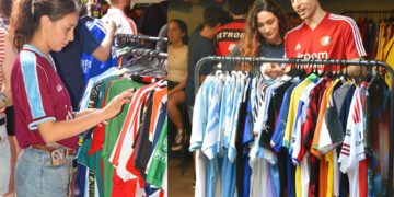 Camisetas de todos los clubes y épocas se reúnen en el Camisetazo.