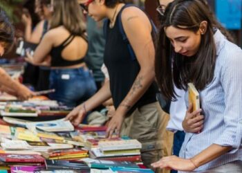 Libros que circulan, lectores que se encuentran en la feria “De lector a lector”