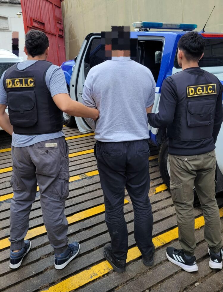 Detuvieron a un joven acusado de un homicidio en barrio Alberdi Un hombre de 27 años fue detenido en Córdoba acusado de un homicidio en barrio Alberdi, mientras la Justicia avanza en la investigación del caso.