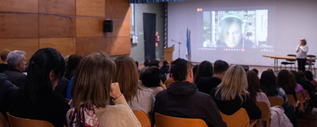 Lanzan una diplomatura gratuita sobre liderazgo y nueva longevidad La propuesta busca fortalecer capacidades de liderazgo y gestión desde una perspectiva de derechos. (Imagen ilustrativa)