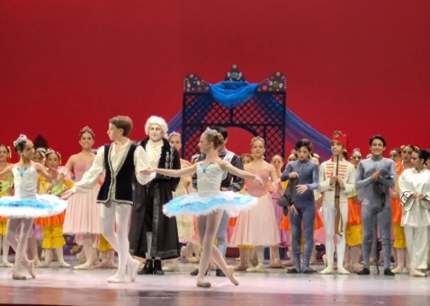 El Cascanueces se presenta en el Museo de las Mujeres Elenco de la Escuela Oficial del Teatro del Libertador General San Martín. Foto: Instagram.