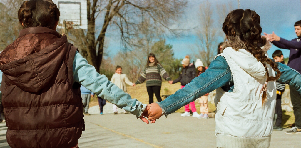 Escuelas rurales: entre el sostén comunitario y las deudas del sistema educativo Escuelas rurales: entre el sostén comunitario y las deudas del sistema educativo