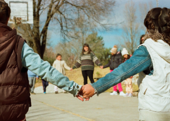 Escuelas rurales: entre el sostén comunitario y las deudas del sistema educativo Escuelas rurales: entre el sostén comunitario y las deudas del sistema educativo