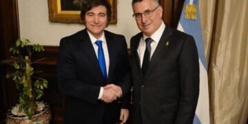 El canciller israelí celebró la expulsión del representante de Irán en Argentina