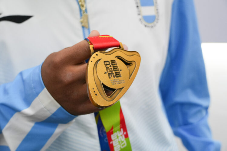 Los cordobeses Juan Álamo Torres, Thiago Carvallo y Benjamín Casas se destacaron en los Juegos Suramericanos de la Juventud Panamá 2026, donde conquistaron medallas doradas y compartieron historias marcadas por el esfuerzo, la disciplina y la superación personal.