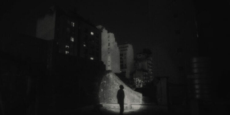 El Cineclub Municipal reestrena La noche está marchándose ya, una producción cordobesa filmada en su propia sala y disponible hasta el 22 de abril.