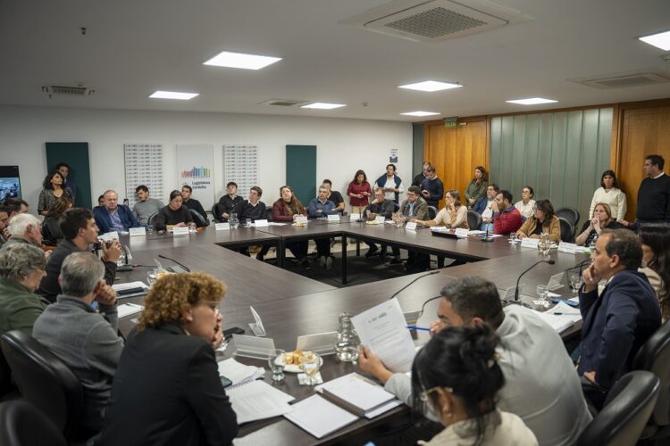 Legisladores que integran las comisiones de Seguridad y de Legislación General de la Unicameral cordobesa.