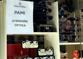 Ópticas de Córdoba alertan por la falta de pagos de PAMI