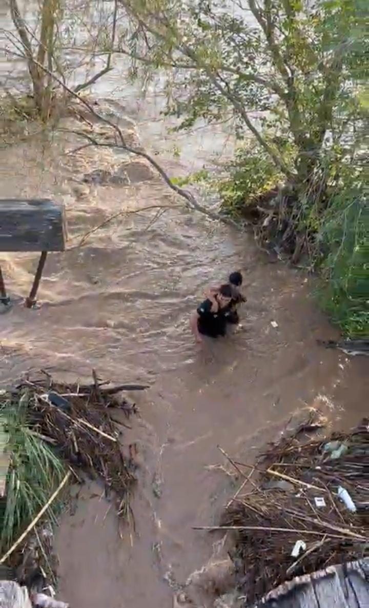 Rescataron a un adolescente del río Xanaes en Villa del Rosario El joven fue trasladado al hospital local para una valoración médica más exhaustiva.