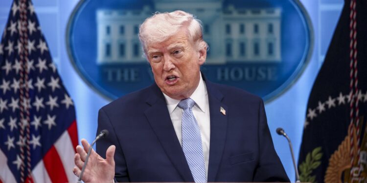 La reapertura del estrecho de Ormuz y un posible nuevo diálogo marcan un frágil avance tras días de máxima tensión.