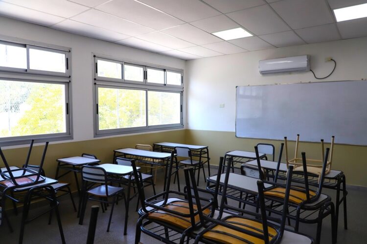 Con 26 casos en curso, la Provincia reclama a los padres los costos de intervenciones policiales.