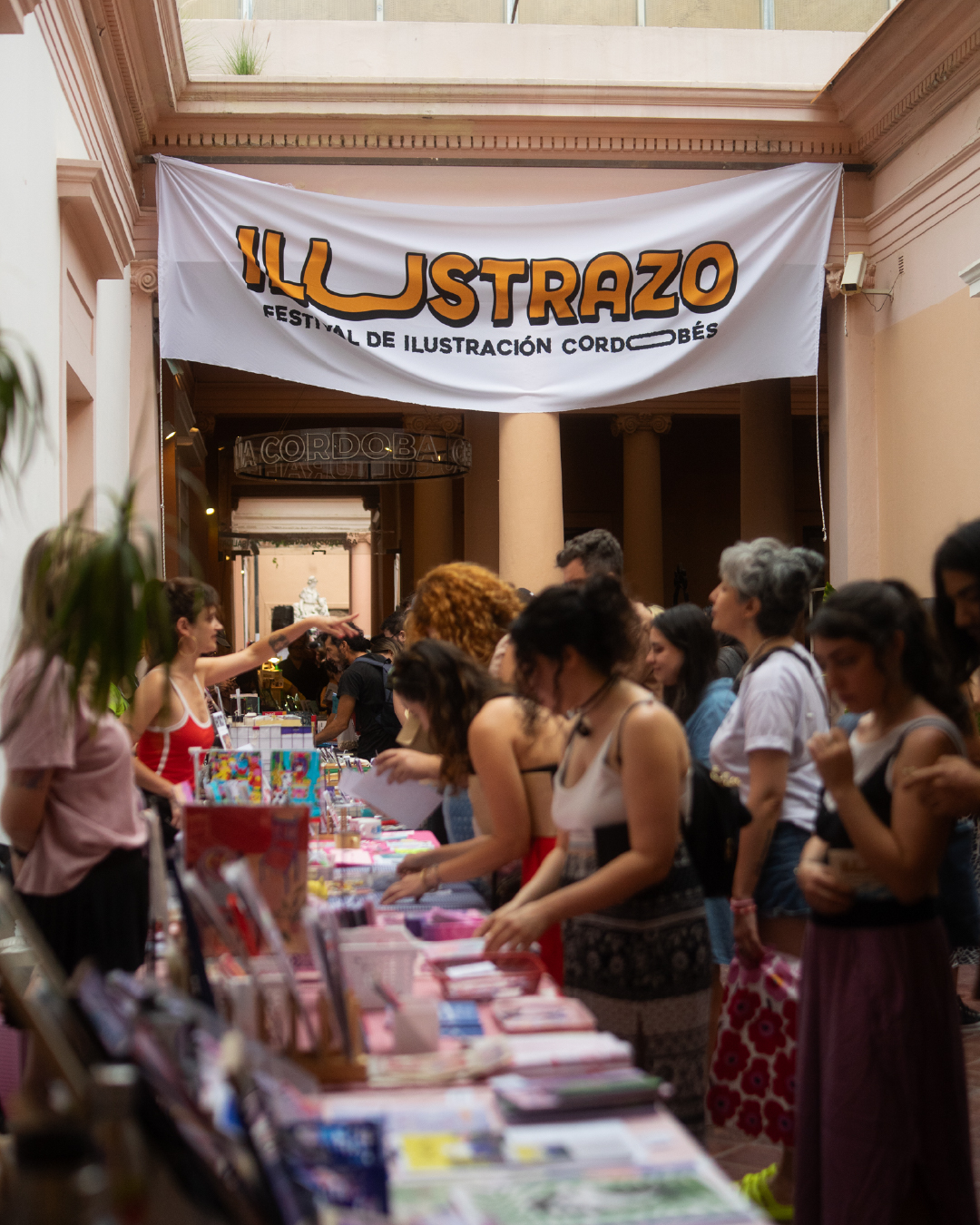 El Ilustrazo activa el otoño cordobés con una feria que reúne a más de 50 artistas