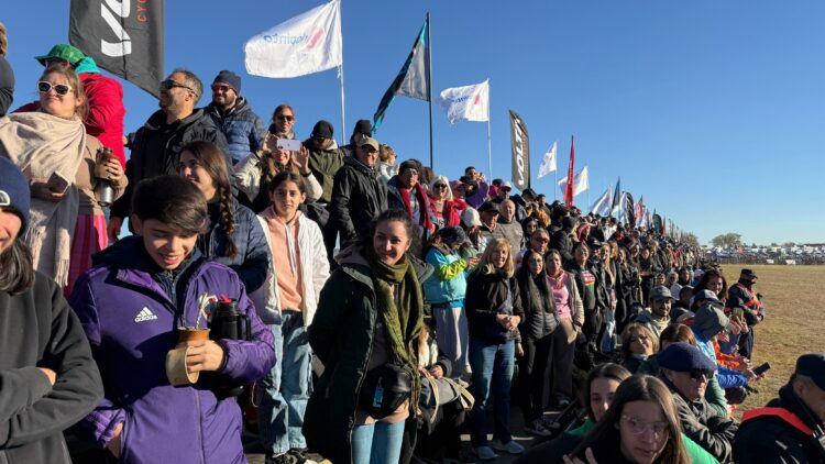 Fin de semana récord en Córdoba: más de 275 mil turistas recorrieron la provincia con altos niveles de ocupación, impulsados por eventos masivos como el Desafío Río Pinto.