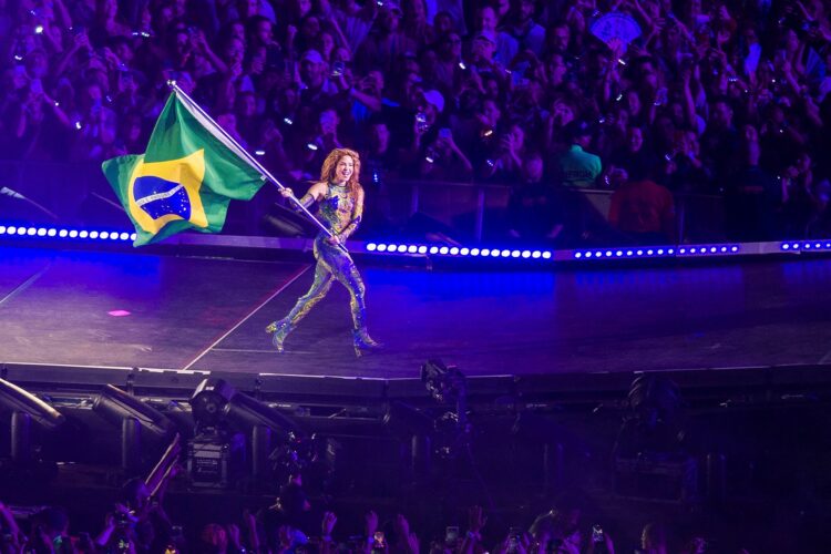 Shakira reunió a más de dos millones de personas en Copacabana y protagonizó un show histórico en Río de Janeiro, con récord de convocatoria, despliegue tecnológico y una celebración de su legado musical latinoamericano.