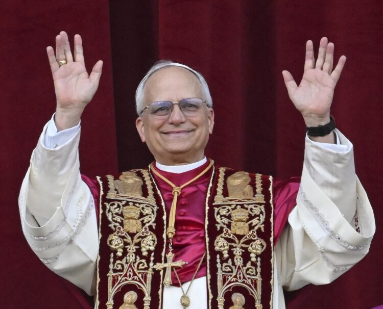 Crecen las versiones sobre la visita del papa León XIV a la Argentina En febrero de este año, el canciller Pablo Quirno voló a Roma y en mano le hizo entrega al propio Papa el envío de la carta del presidente Milei.
