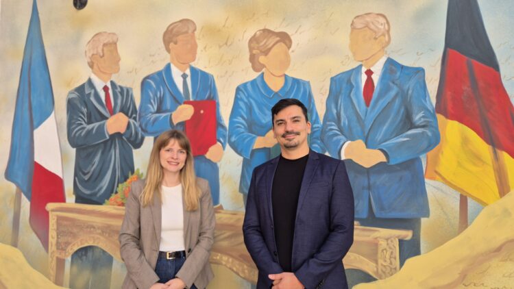 Inaugura el Kultur Ensemble, el octavo instituto cultural franco-alemán del mundo Cynthia Leroux, directora de la Alianza Francesa de Córdoba, y Gonzalo Oyola, director del Goethe-Institut Córdoba, son los responsables de coordinar la convivencia y los proyectos conjuntos en la nueva sede de Ayacucho 46.