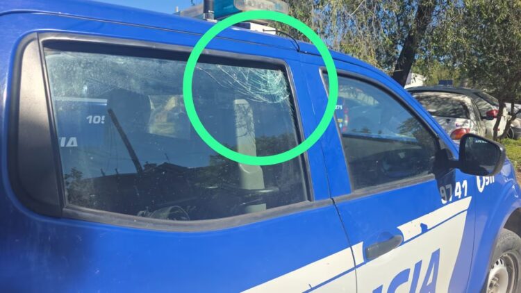 Aprehendieron a otros dos "naranjitas" por hechos delictivos Un naranjita reventó el vidrio de un auto de la Policía.