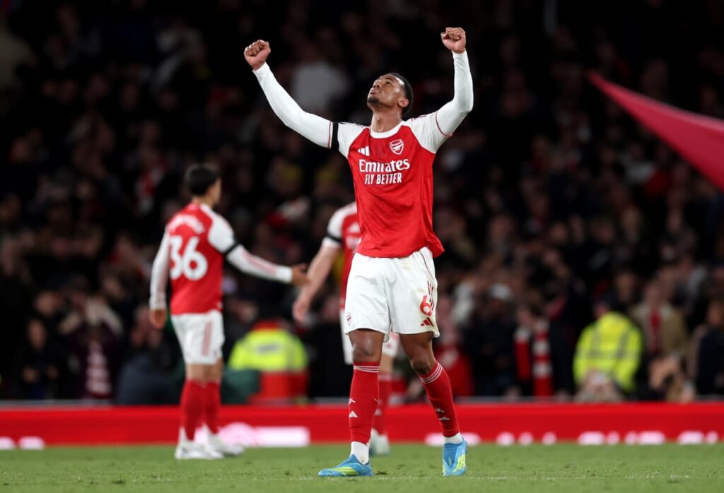 Arsenal se consagró campeón de la Premier League y cortó una sequía de 22 años