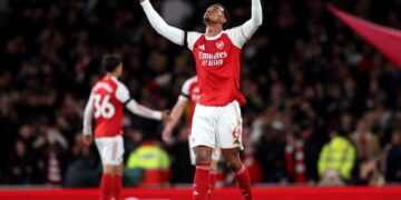 Arsenal se consagró campeón de la Premier League y cortó una sequía de 22 años