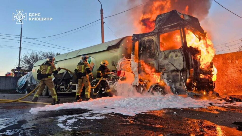 Ataques en Ucrania dejan al menos 18 muertos en medio de tensiones por una tregua