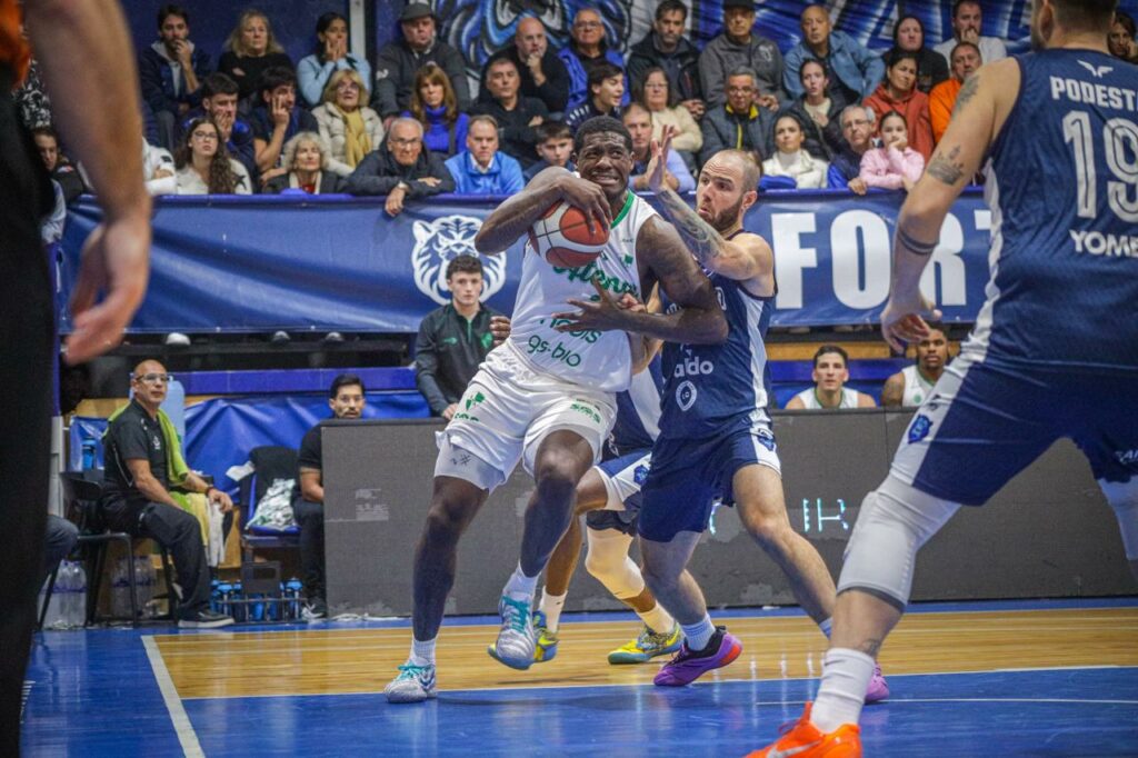 Atenas negocia adquirir una plaza en la Liga Nacional y convoca a una mesa de trabajo Atenas cayó ante Argentino en Junín y perdió la serie por la permanencia, resultado que decretó su descenso.