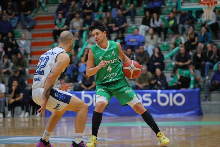 Atenas pegó en el arranque y ganó con un triple agónico Manuel Buendía clavó el triple de la victoria para el Griego.