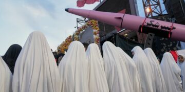 Bodas en plena guerra: Irán exhibe movilización social en Teherán