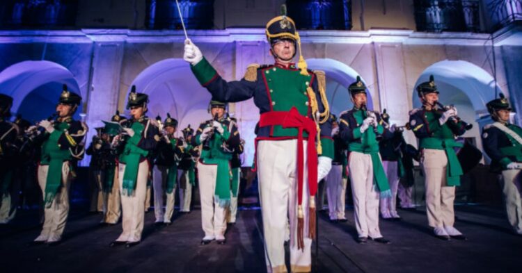 Cambio de Guardia: cómo será el acto por un nuevo aniversario de la Revolución de Mayo En conmemoración del 216º aniversario de la Revolución de Mayo, este domingo se realizará el tradicional Cambio de Guardia