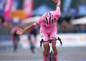 Comienza el Giro de Italia: una batalla por la malla rosa