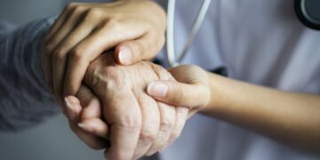 Día Internacional de la Enfermería: la profesión invisibilizada que sostiene a todo el sistema sanitario