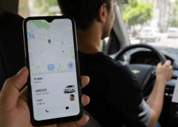 De las “chapas” a las apps: crece el alquiler de autos para trabajar en plataformas