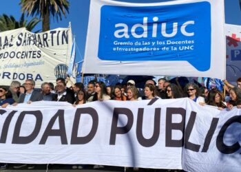Docentes de la UNC reclaman un aporte extraordinario por la emergencia. Foto: Fátima Vanessa Giménez