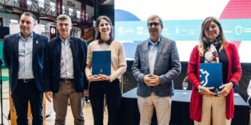 La UNC y la Municipalidad impulsan un estudio sobre consumo de sustancias y uso de pantallas en la infancia El estudio buscará generar evidencia científica local sobre consumo de sustancias, salud mental y uso de pantallas en las infancias.