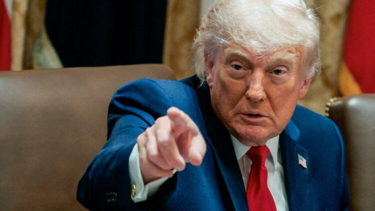 En medio de tensiones con Irán, Trump rechazó presiones por las legislativas Trump defendió su estrategia con Irán y negó temor al costo político.
