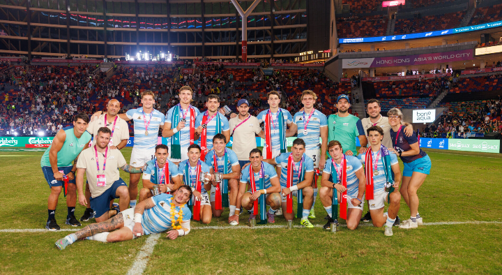 Equipos definidos de Los Pumas 7s y Las Yaguaretés para afrontar las últimas etapas En el certamen de Hong Kong, Los Pumas obtuvieron la medalla de plata.