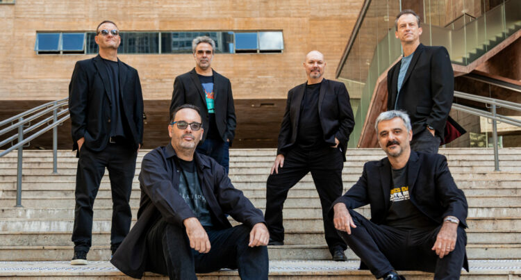 Daniel “Pipi” Piazzolla (batería y dirección), Nicolás Guerschberg (piano), Mariano Sívori (contrabajo), Gustavo Musso (saxo alto y soprano), Damián Fogiel (saxo tenor) y Martín Pantyrer (clarinete bajo).
Fotografía: Noelia Najera.