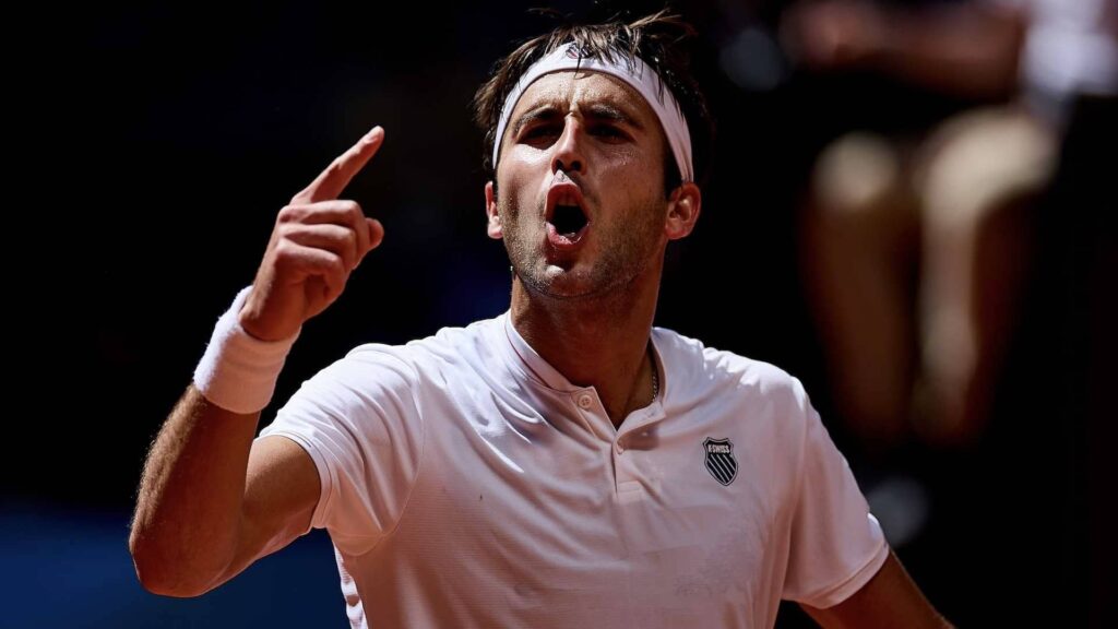 Etcheverry y Ugo Carabelli avanzaron firmes en el ATP 500 de Hamburgo