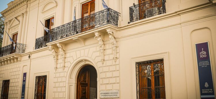 La denuncia fue presentada ante la Junta Electoral de la Facultad de Derecho.