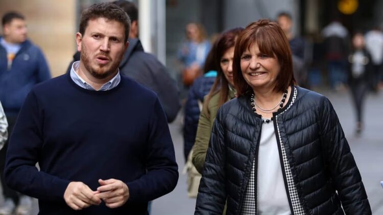 Renunció Federico Angelini al Ministerio de Seguridad y volverá a Santa Fe Federico Angelini, el funcionario saliente, junto a Patricia Bullrich.