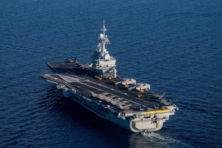 Francia direcciona su portaaviones Charles de Gaulle hacia el mar Rojo y crece la presión sobre Irán.